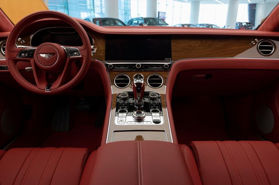 Торпедо Bentley Continental GT 2020 года  (UAE) (фото 7 из 10)